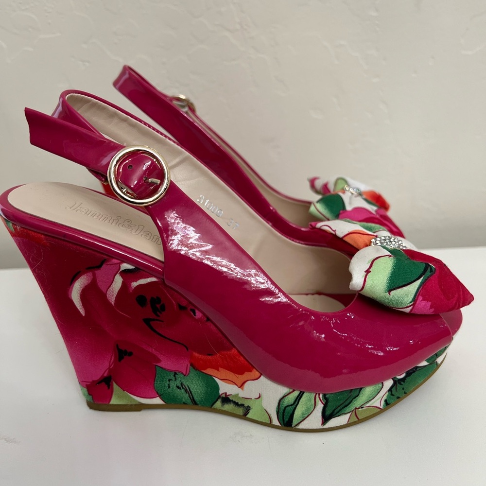 Pink patent leather/cloth heels